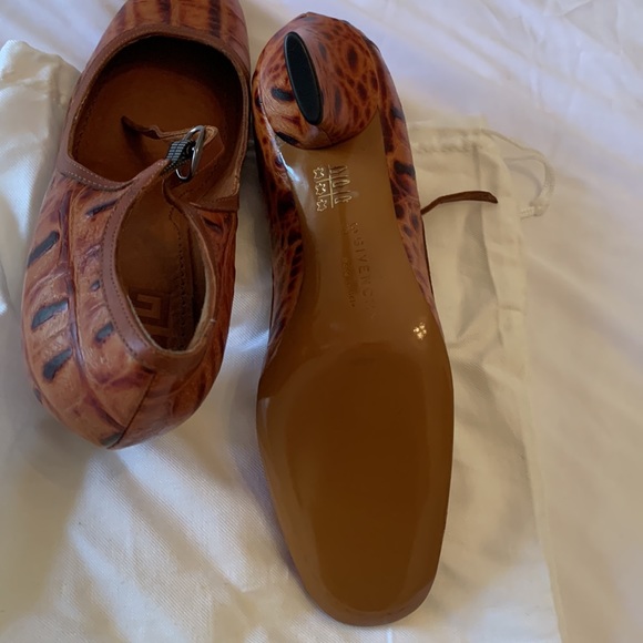 Givenchy New Ladies Heels New - Picture 7 of 9